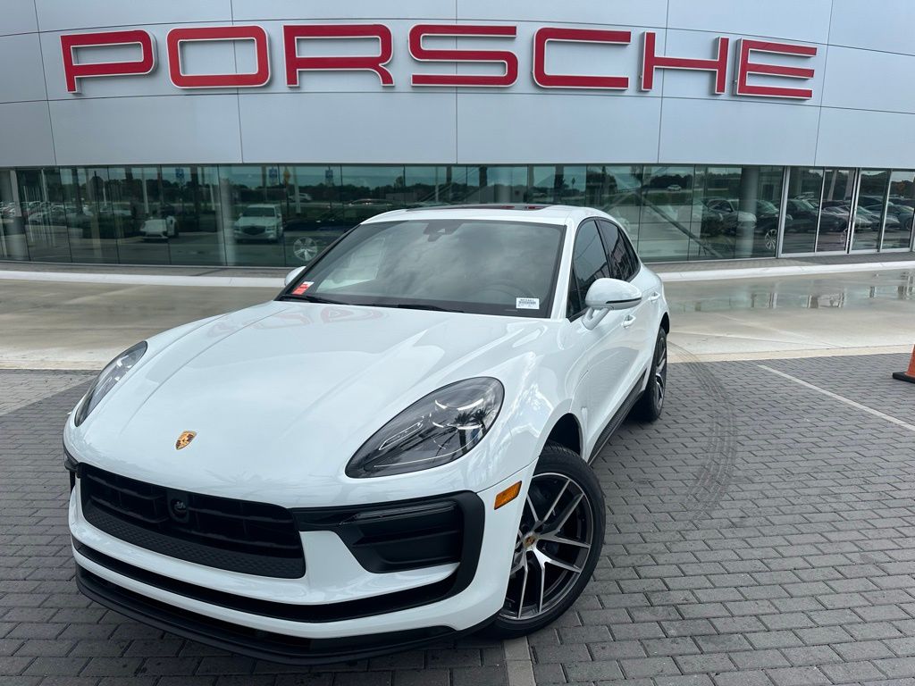 2025 Porsche Macan  -
                Davie, FL