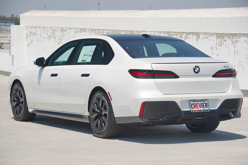 Thumbnail: 2025 BMW 7 Series - 7