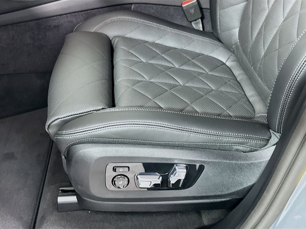 Thumbnail: 2026 BMW X5 - 21