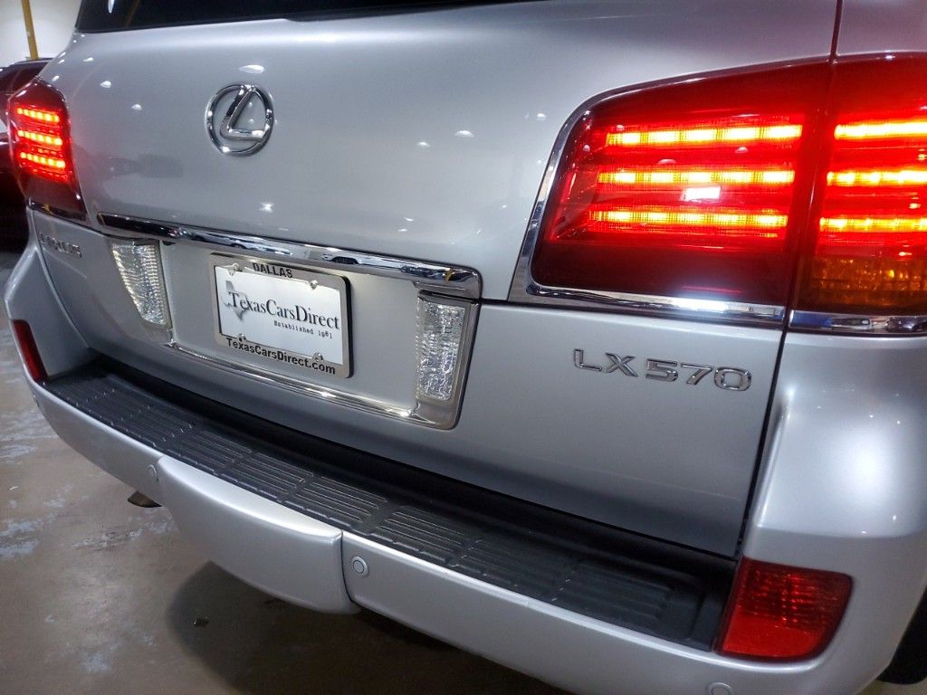 2009 Lexus LX 570 46