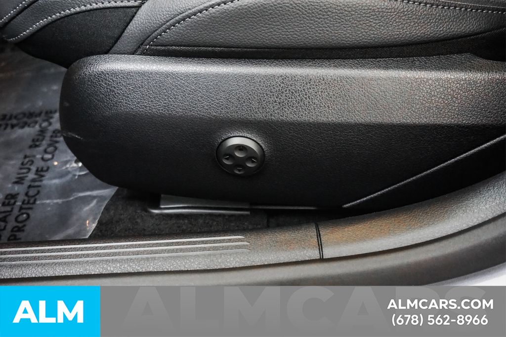 Used 2026 Silver Mercedes-Benz C 300 image 29