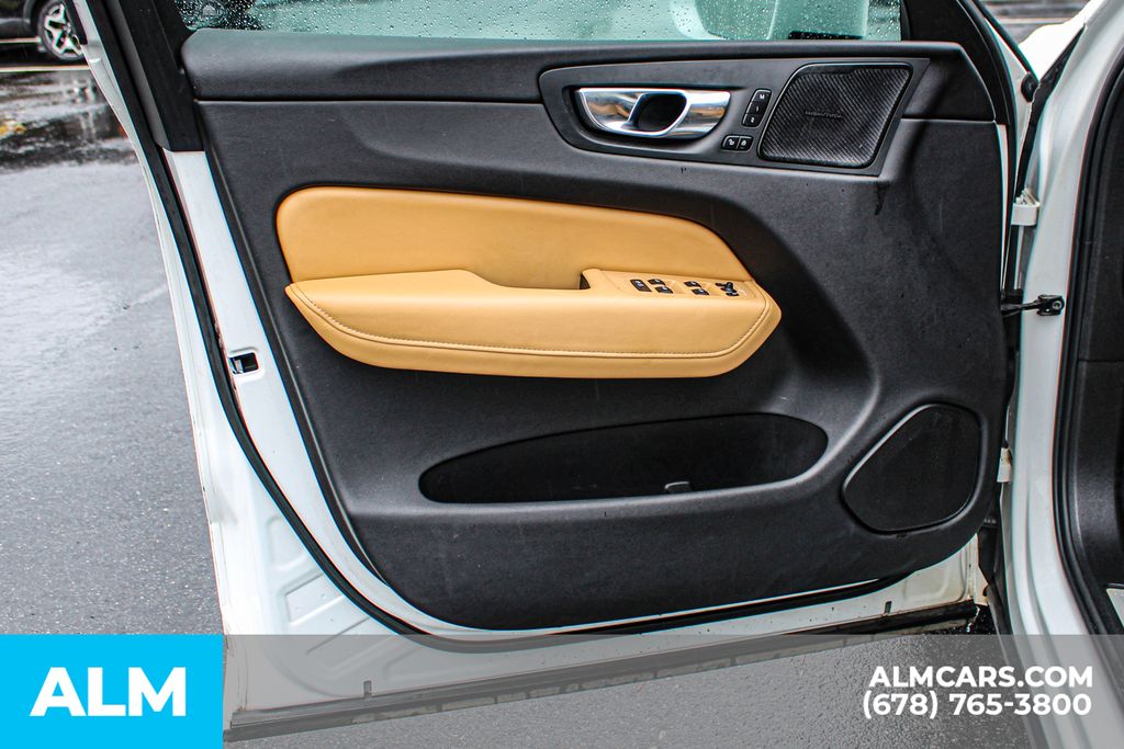 2021 Volvo XC60 T5 Inscription photo 33