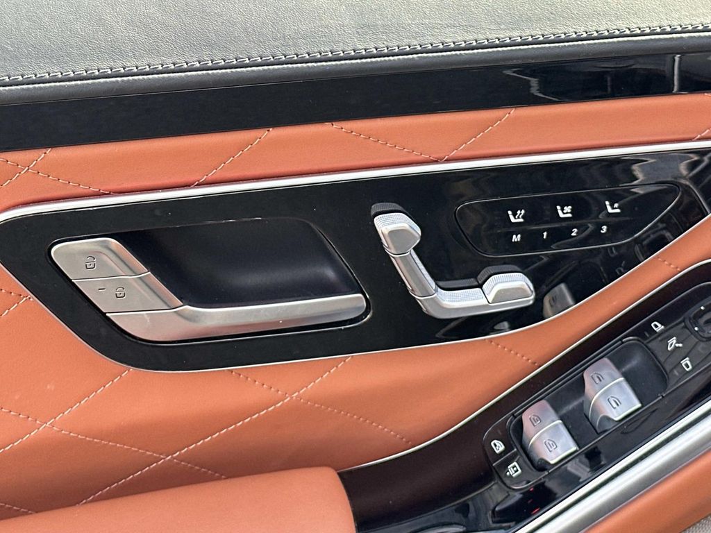 Thumbnail: 2022 Mercedes-Benz S-Class - 29