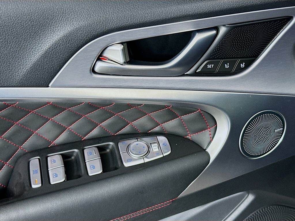 Thumbnail: 2020 Genesis G70 - 18