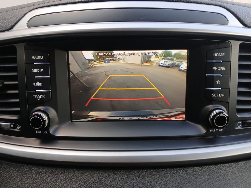 Used Car 2020 Kia Sorento  Lx For Sale Under $15,000 In Austin, Texas