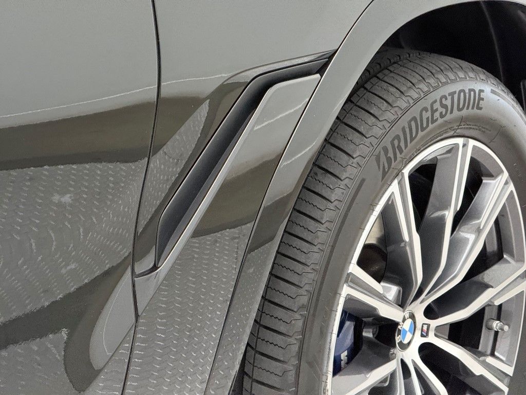 Thumbnail: 2022 BMW X6 - 13