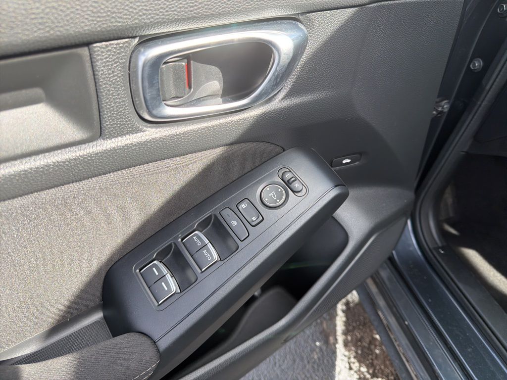 Thumbnail: 2023 Honda Civic - 26