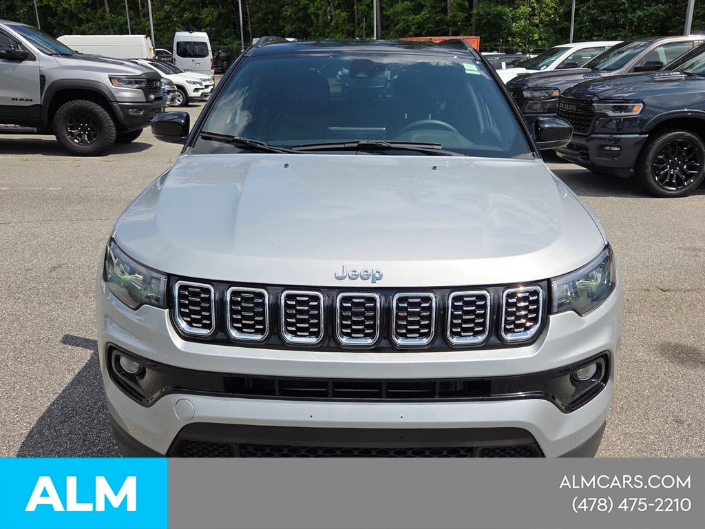 Used 2025 Silver Jeep Limited image 3