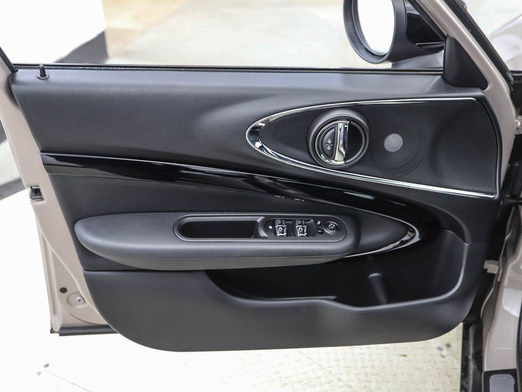 Thumbnail: 2023 MINI Cooper Clubman - 9