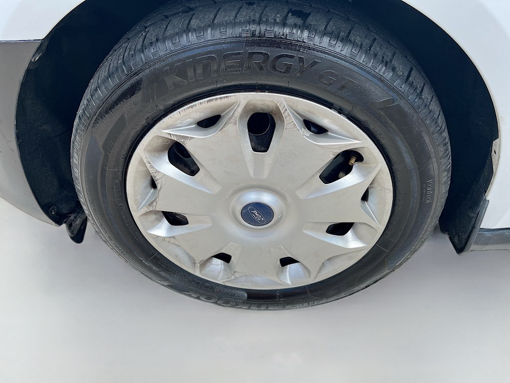 Used 2022 White Ford XL image 31