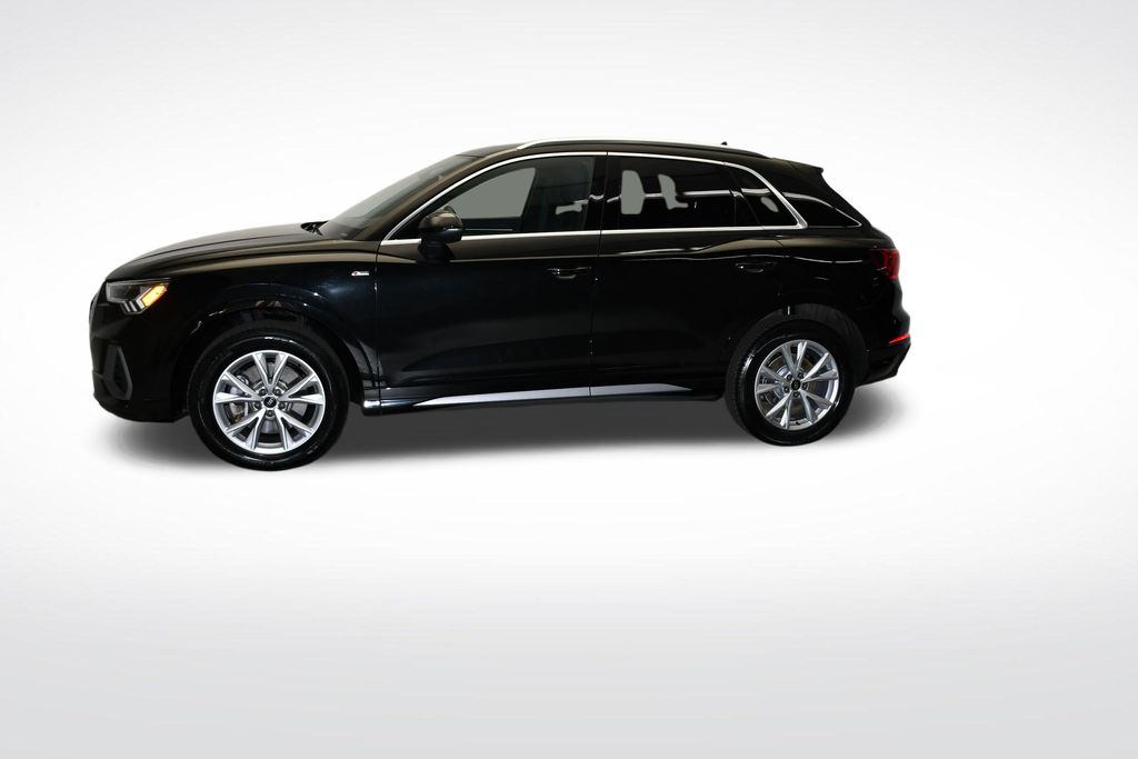 Thumbnail: 2023 Audi Q3 - 2