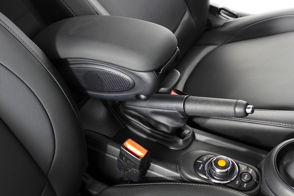 Thumbnail: 2020 MINI Cooper - 17