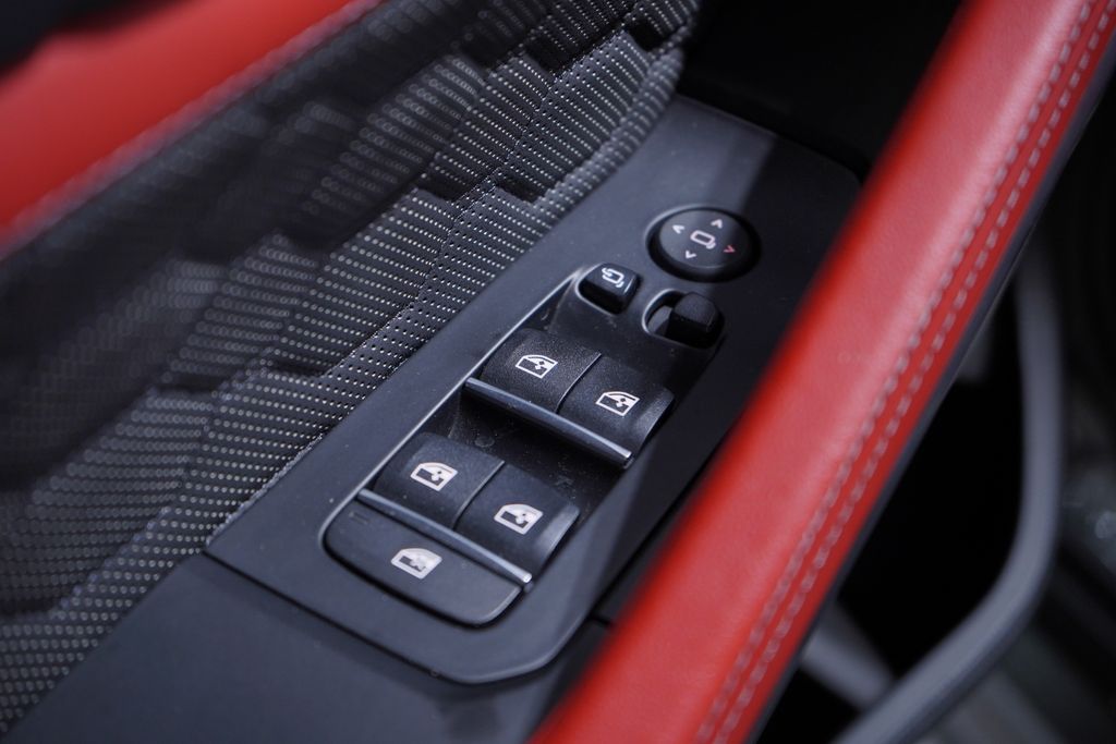 Thumbnail: 2023 BMW X6 - 17