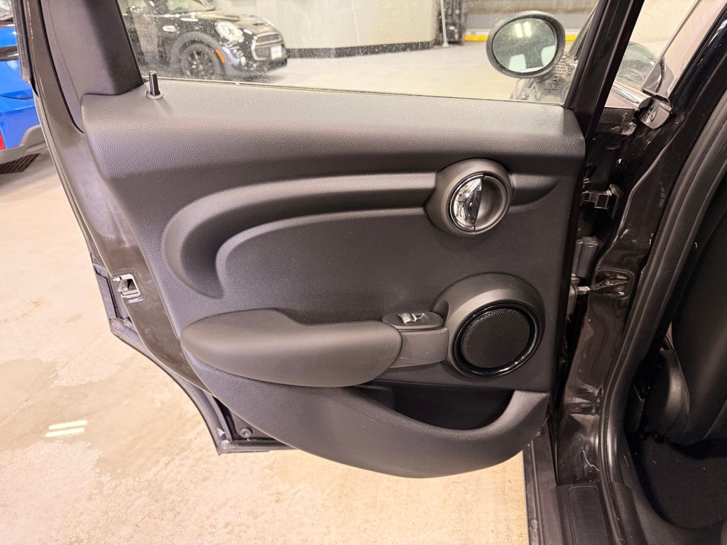 Thumbnail: 2022 MINI Cooper - 20