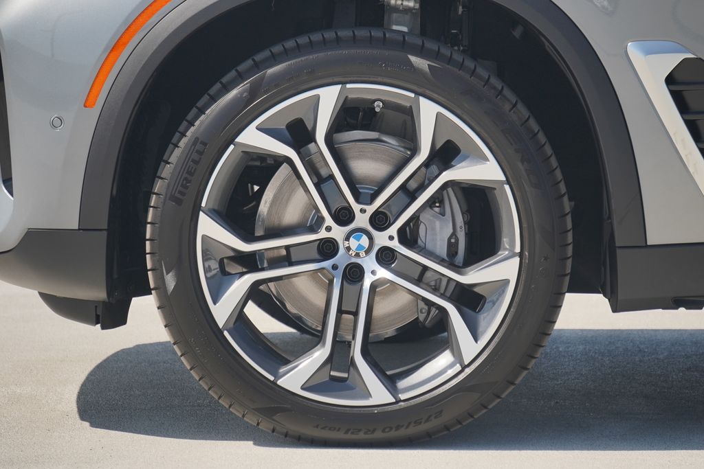 Thumbnail: 2026 BMW X5 - 5