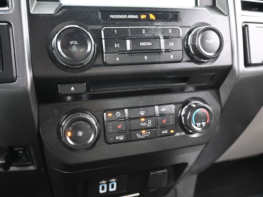 Used 2018 Lightning Blue Ford XLT image 24