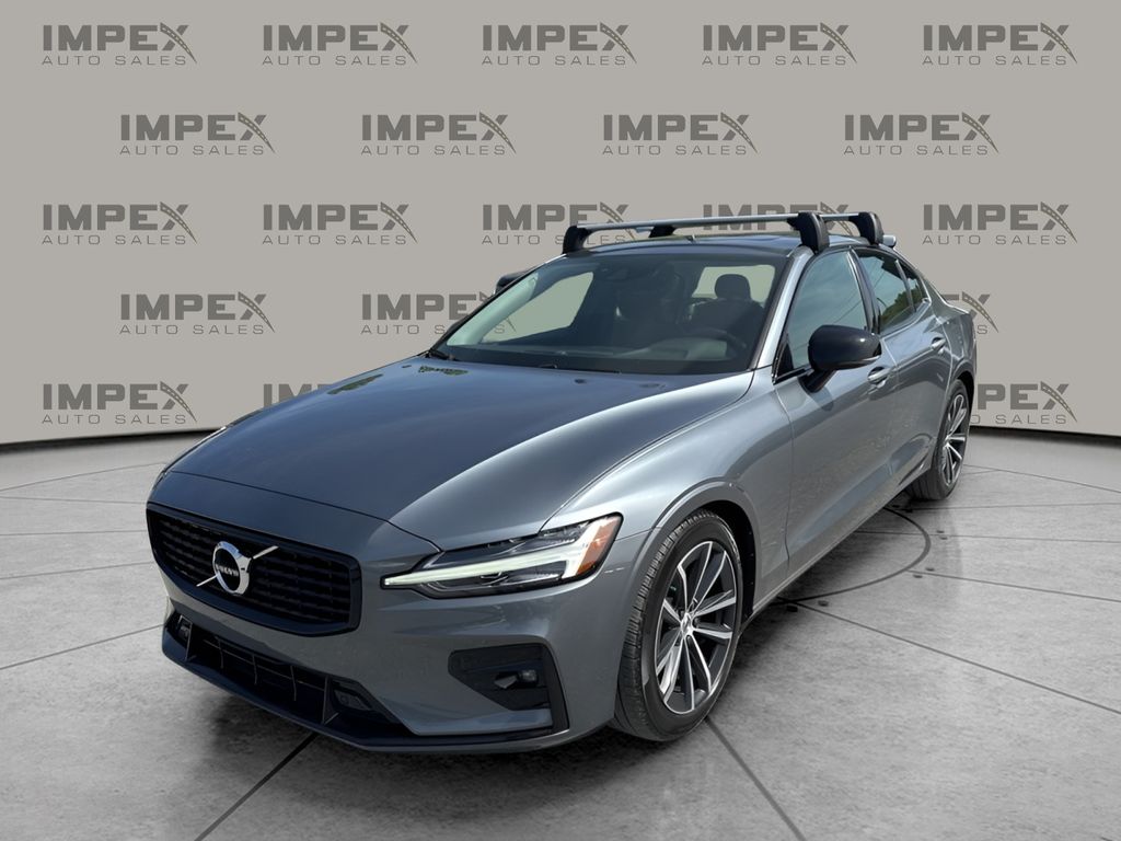 Osmium Gray Metallic 2021 Volvo S60 T5 Momentum AWD Sedan All-Wheel Drive Automatic