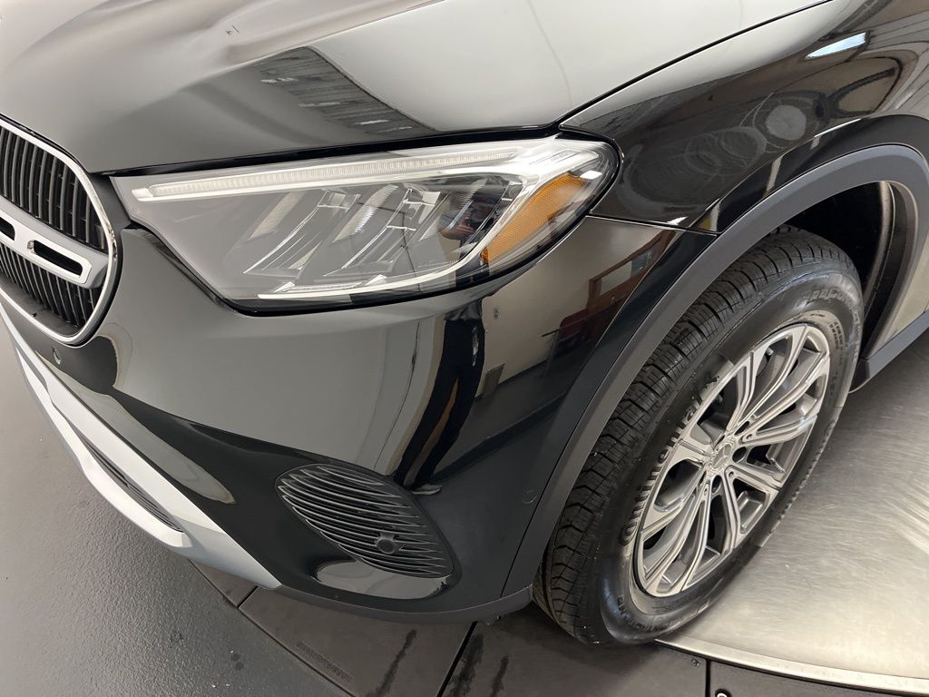 Thumbnail: 2026 Mercedes-Benz GLC - 9