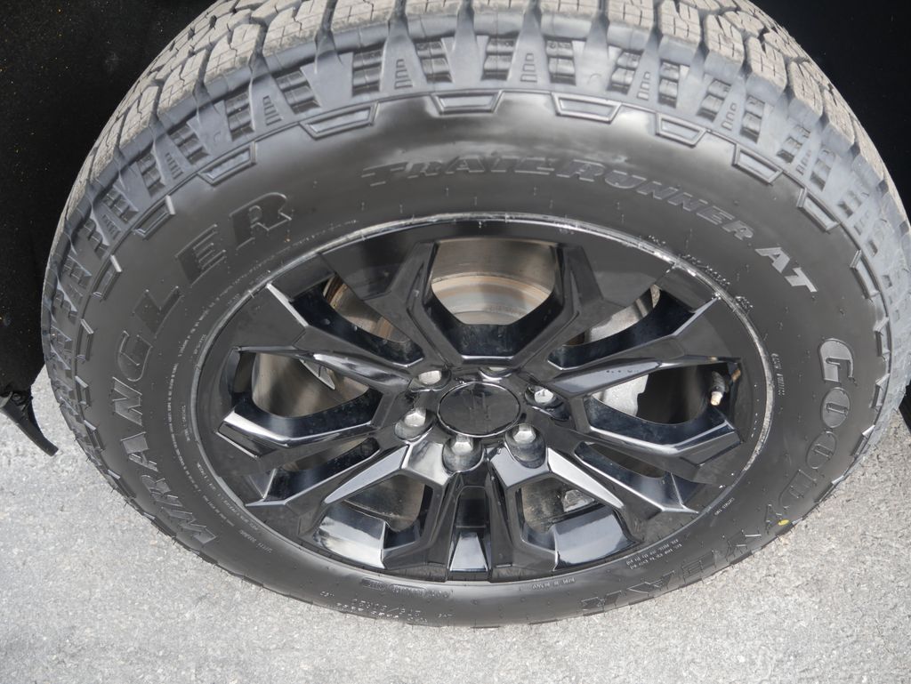 Thumbnail: 2023 Chevrolet Silverado 1500 - 12