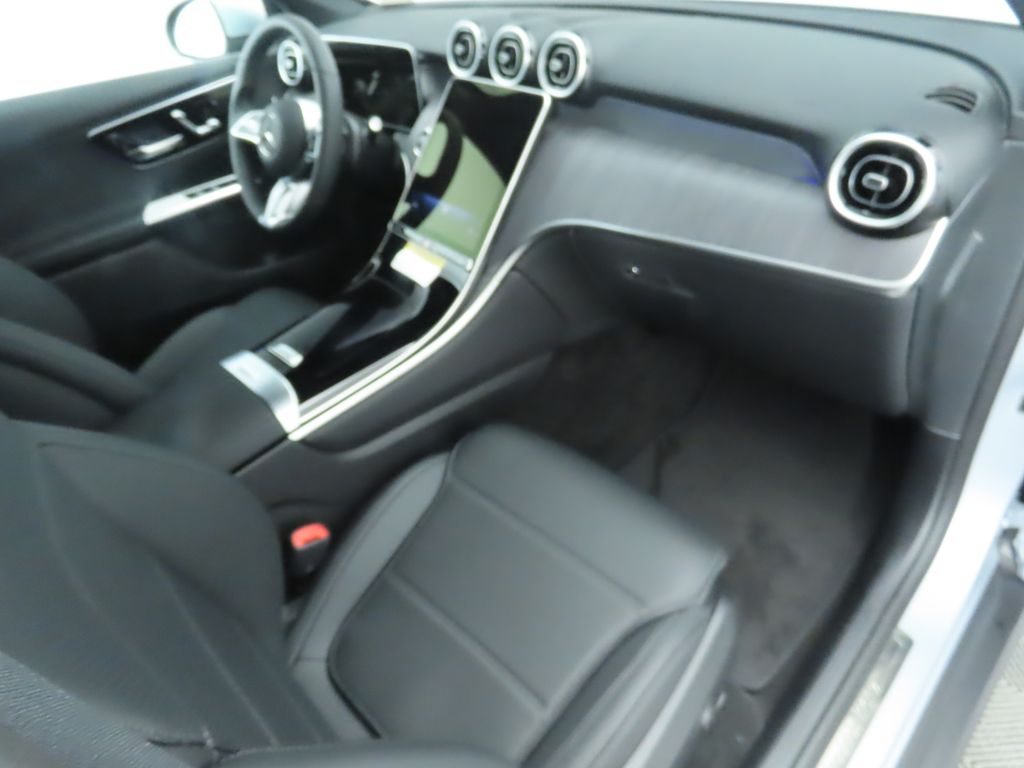 2025 Mercedes-Benz GLC 300 17