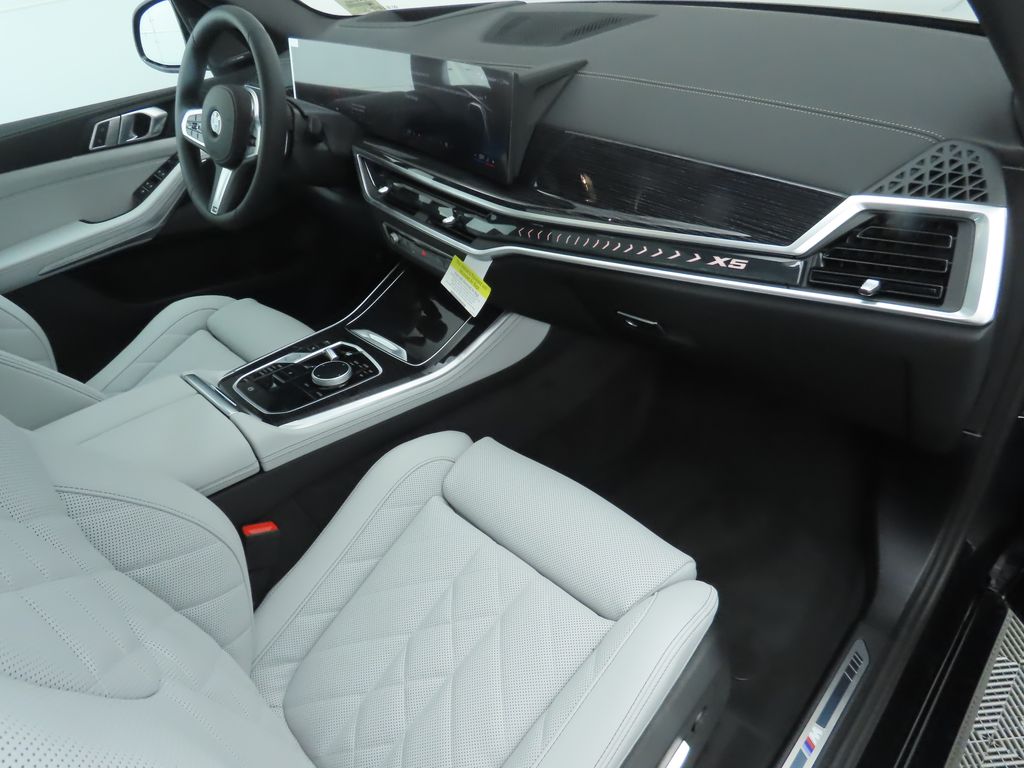 Thumbnail: 2026 BMW X5 - 18