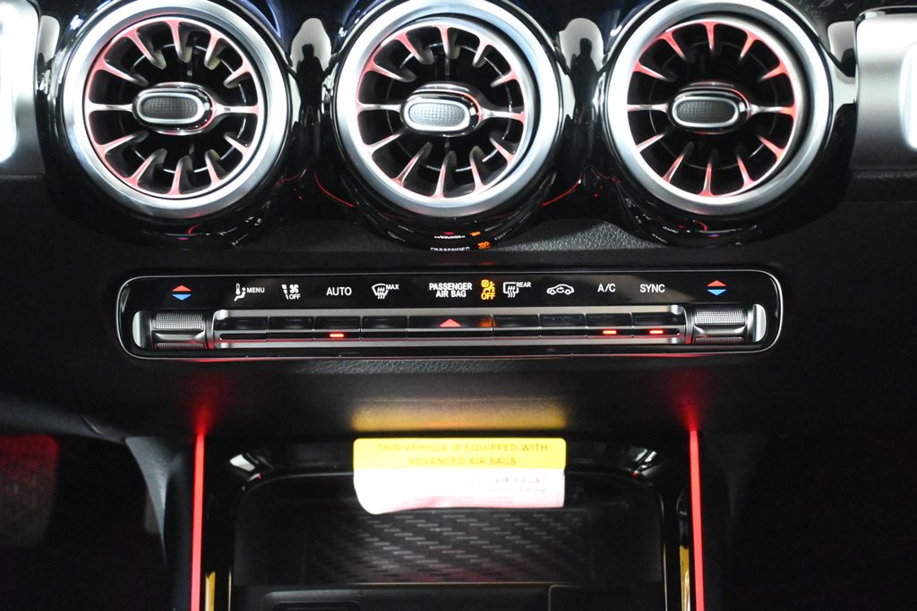 2025 Mercedes-Benz GLB 250 23