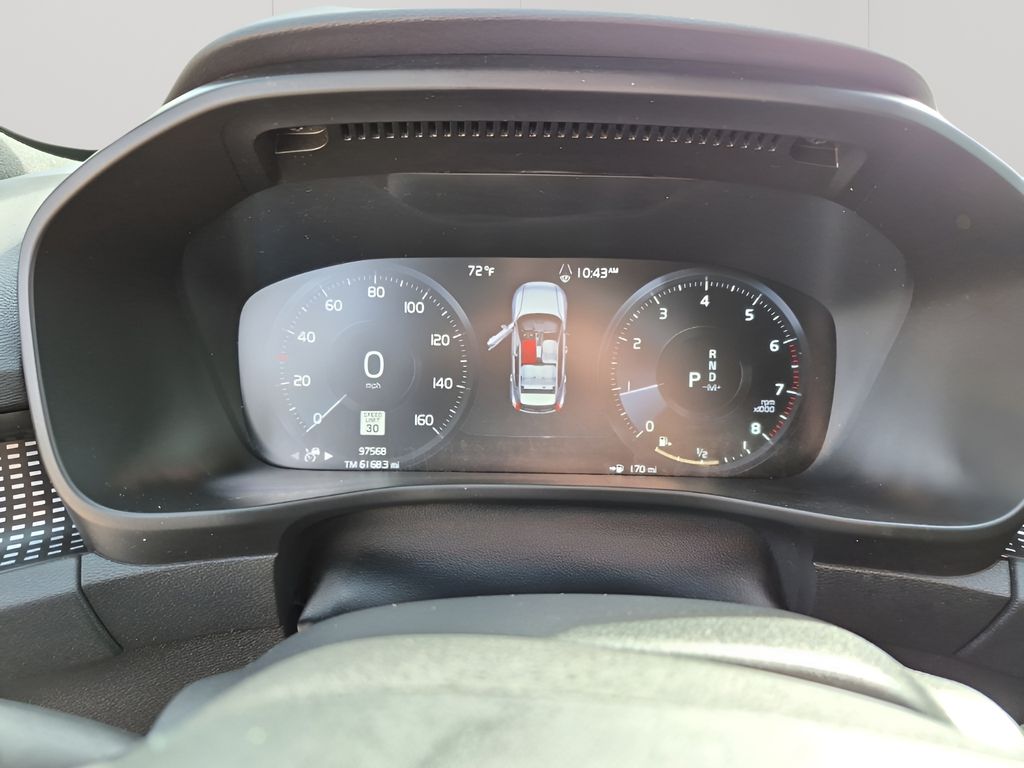 Used Car 2022 Volvo Xc40  R-design For Sale Under $20,000 In Austin, Texas