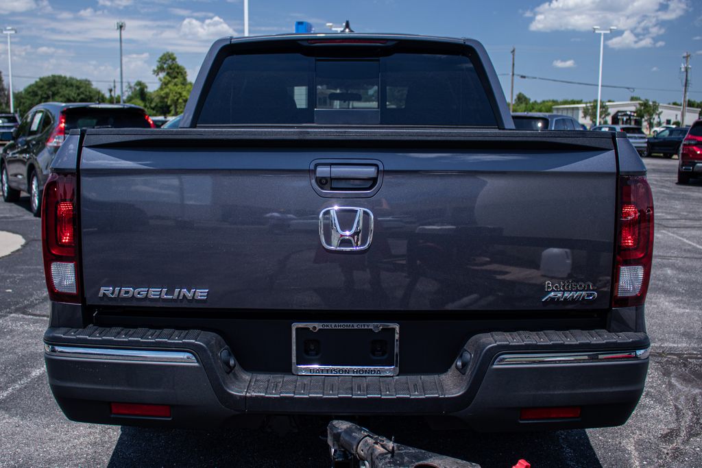 View vehicle photo 5