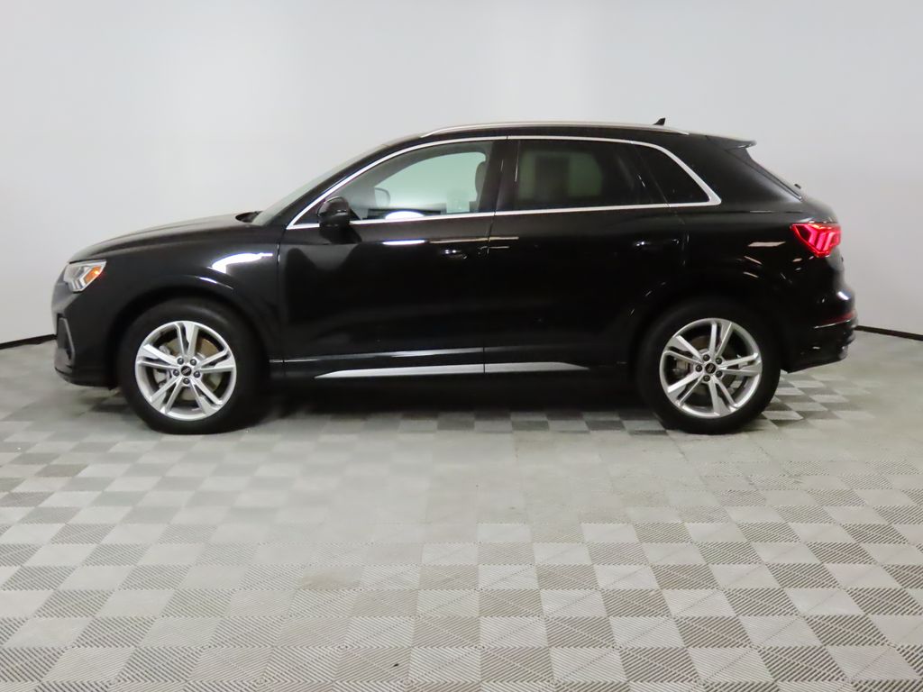 Thumbnail: 2023 Audi Q3 - 2