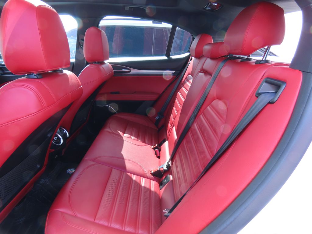 Thumbnail: 2021 Alfa Romeo Stelvio - 11