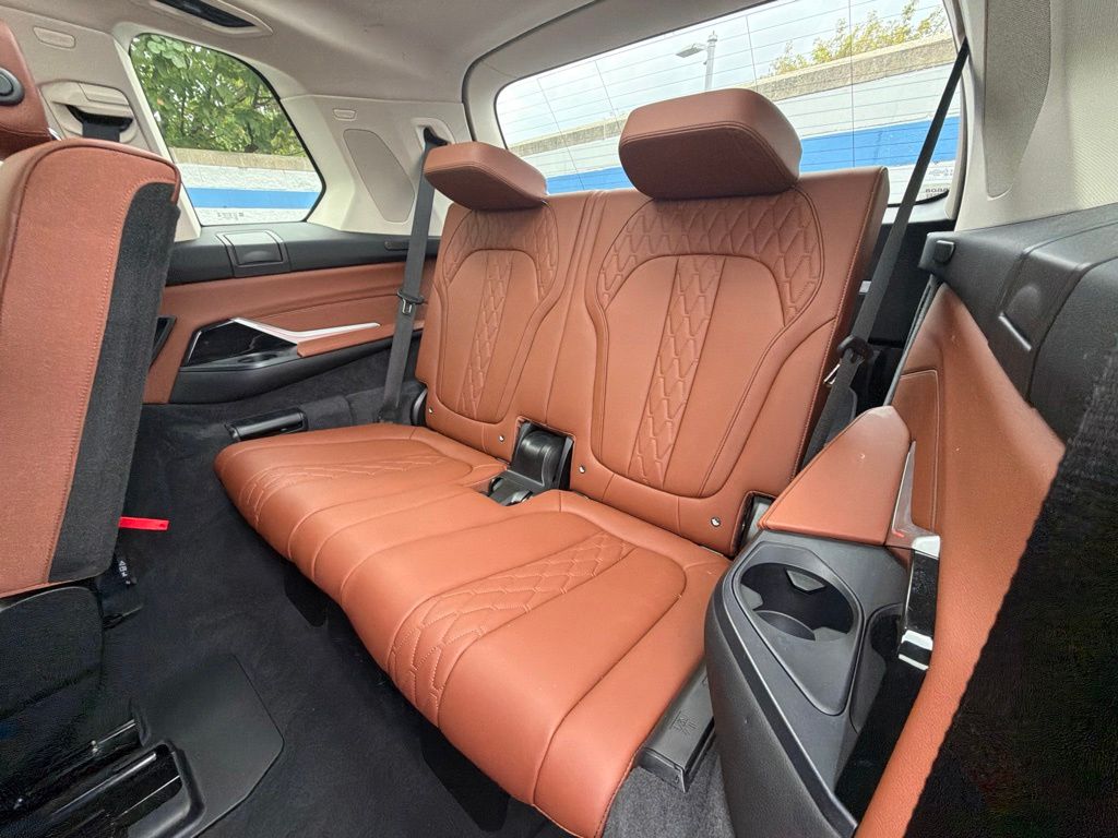 Thumbnail: 2026 BMW X7 - 22
