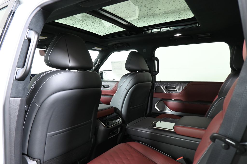 Thumbnail: 2026 INFINITI QX80 - 27