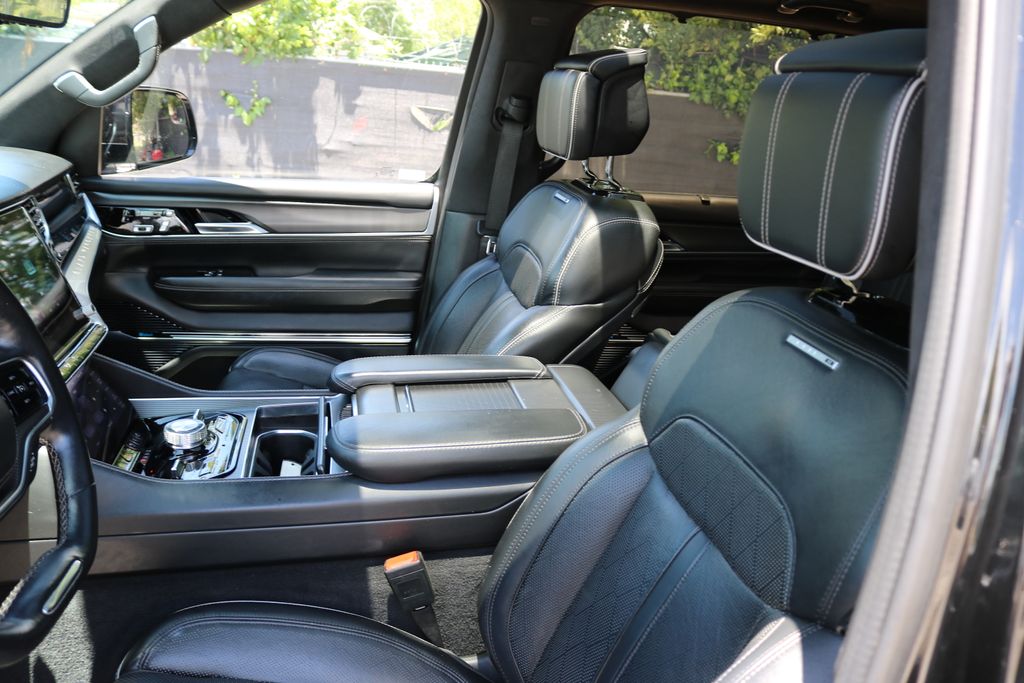 Used Car 2022 Jeep Grand Wagoneer  Series Ii For Sale Under $60,000 In Austin, Texas