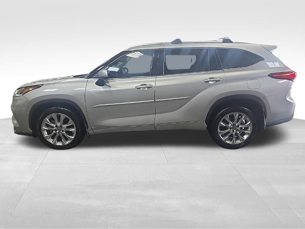Used 2023 Toyota Highlander SUV