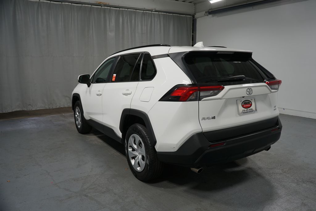 2019 Toyota RAV4 LE 4