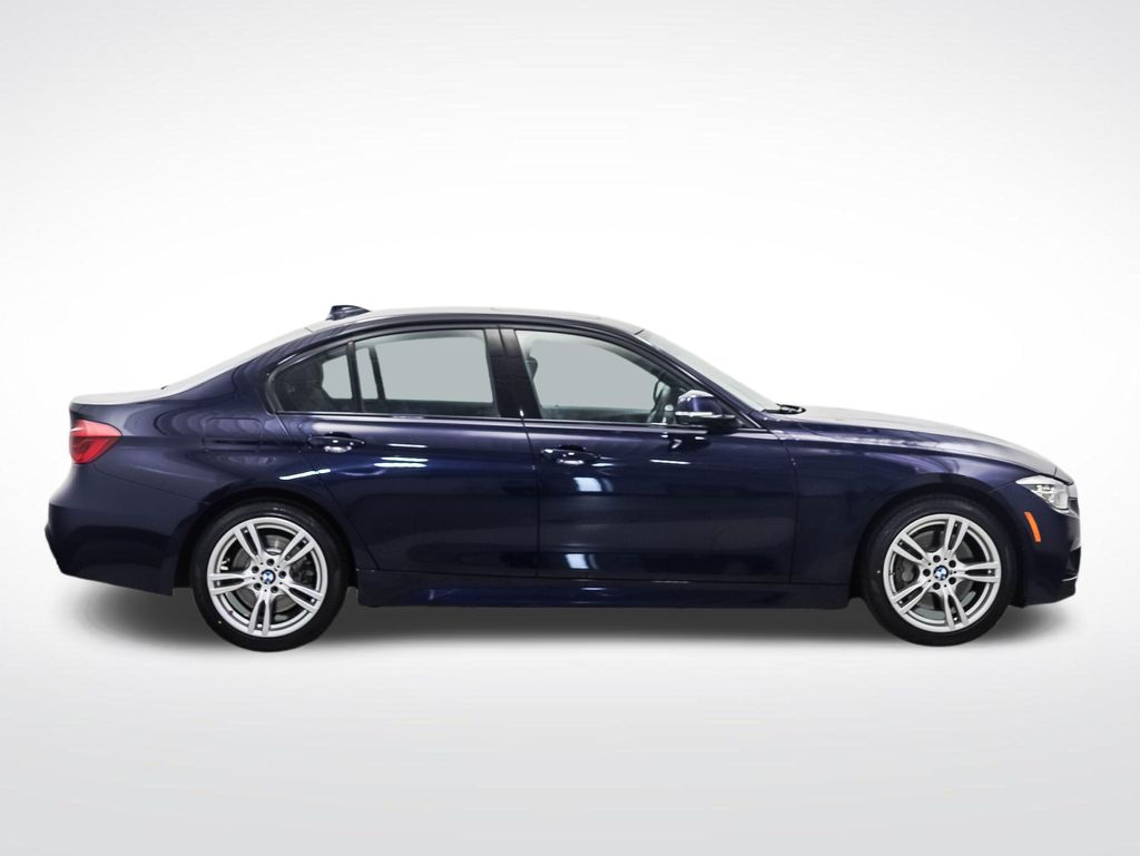 Thumbnail: 2018 BMW 3 Series - 6