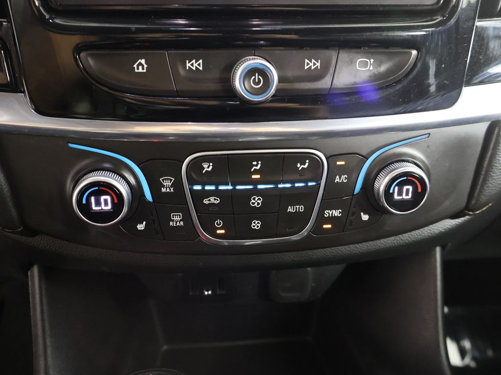 Used 2018 White Chevrolet 3LT image 49