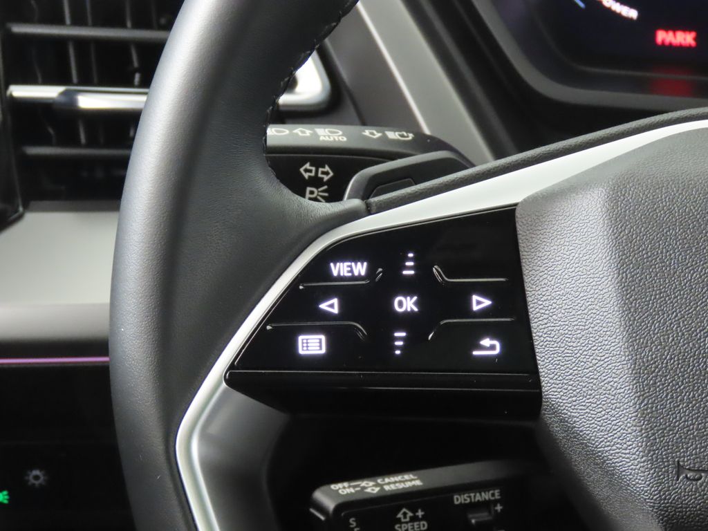 Thumbnail: 2023 Audi Q4 e-tron - 15