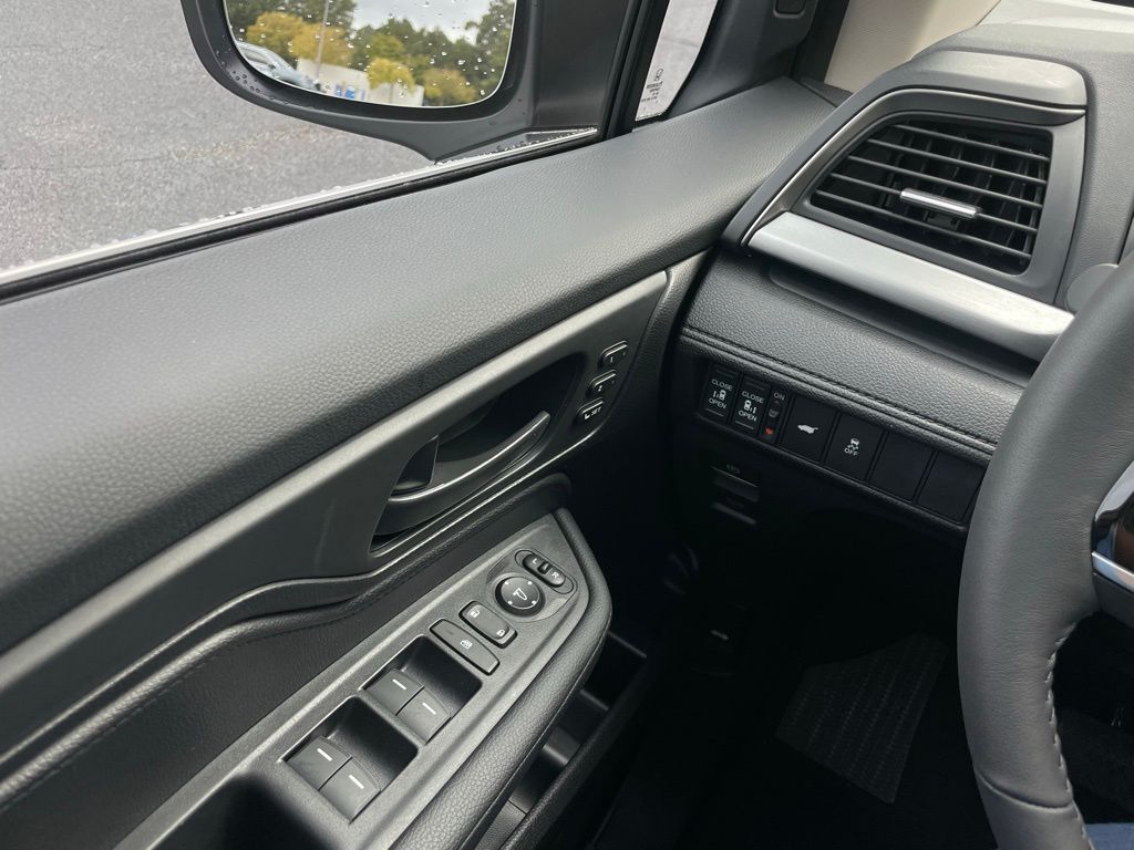 Thumbnail: 2025 Honda Odyssey - 23