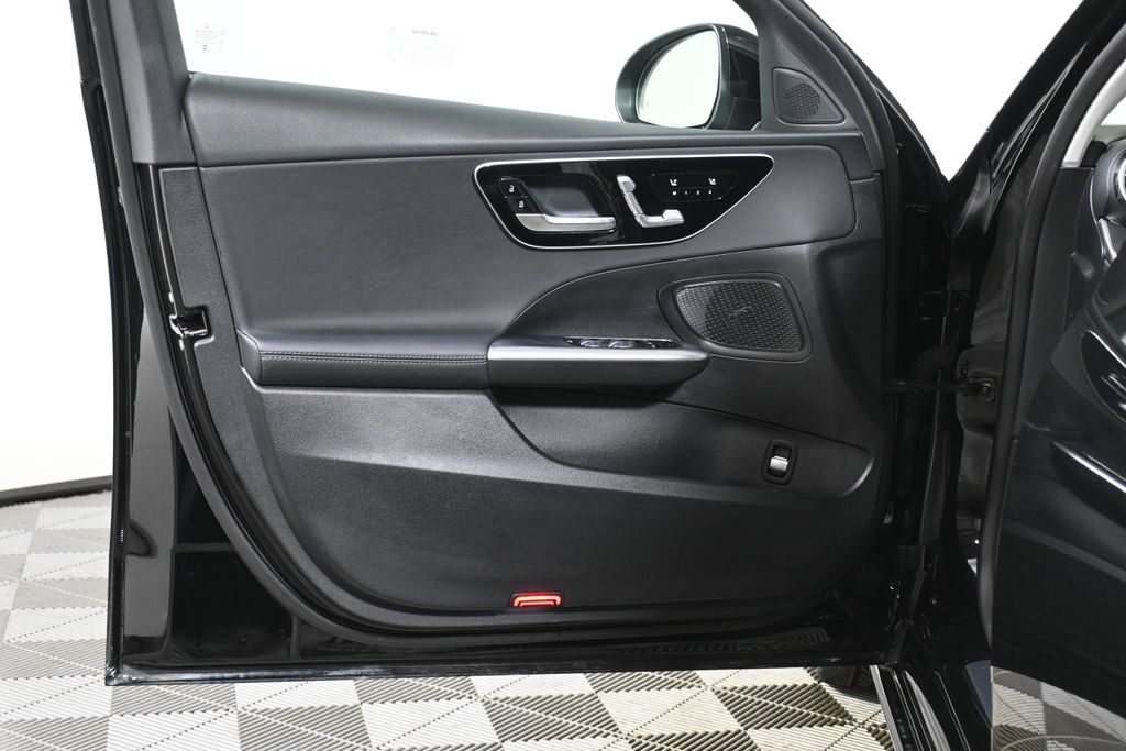 Thumbnail: 2025 Mercedes-Benz C-Class - 28