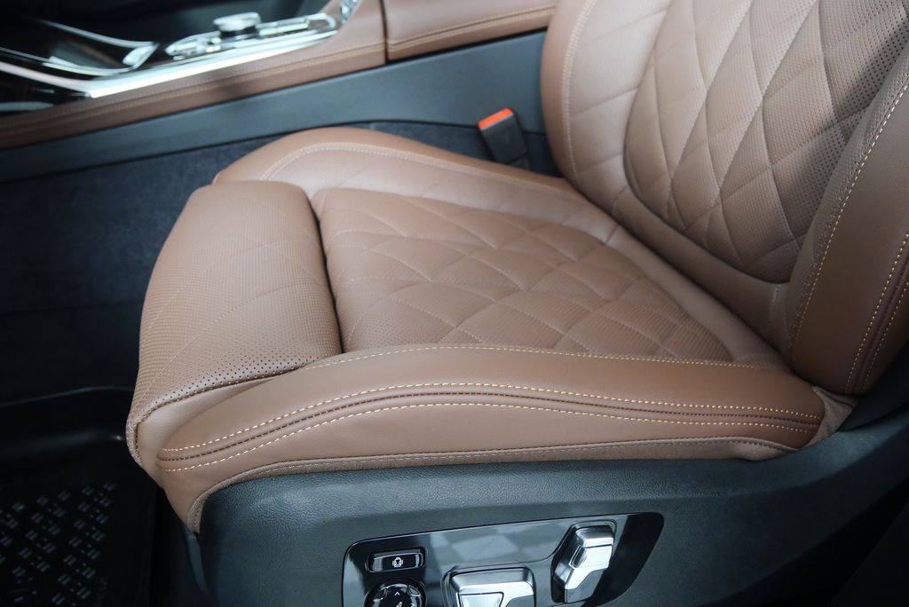 2026 BMW X7 xDrive40i 10