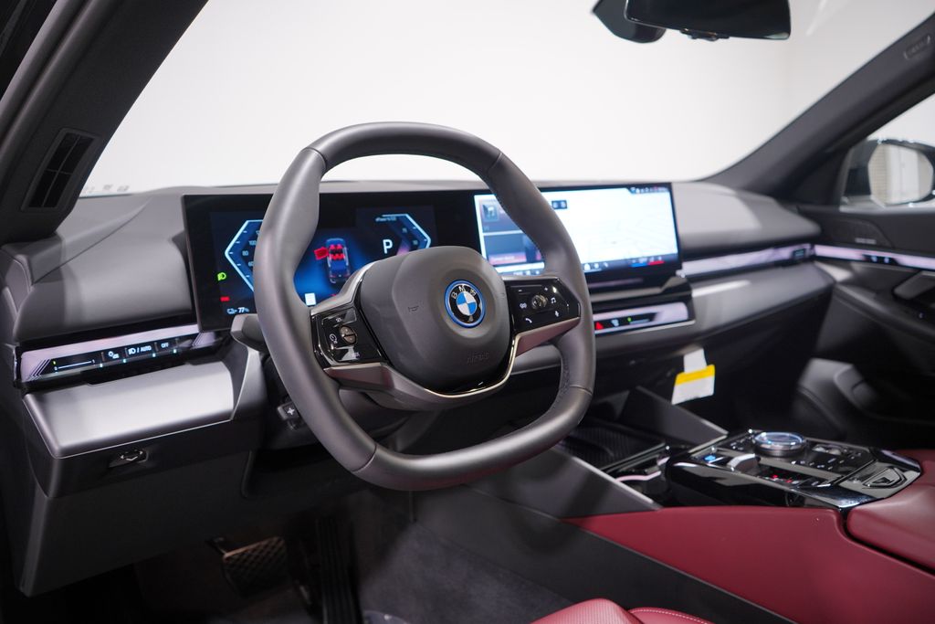 Thumbnail: 2025 BMW i5 - 6