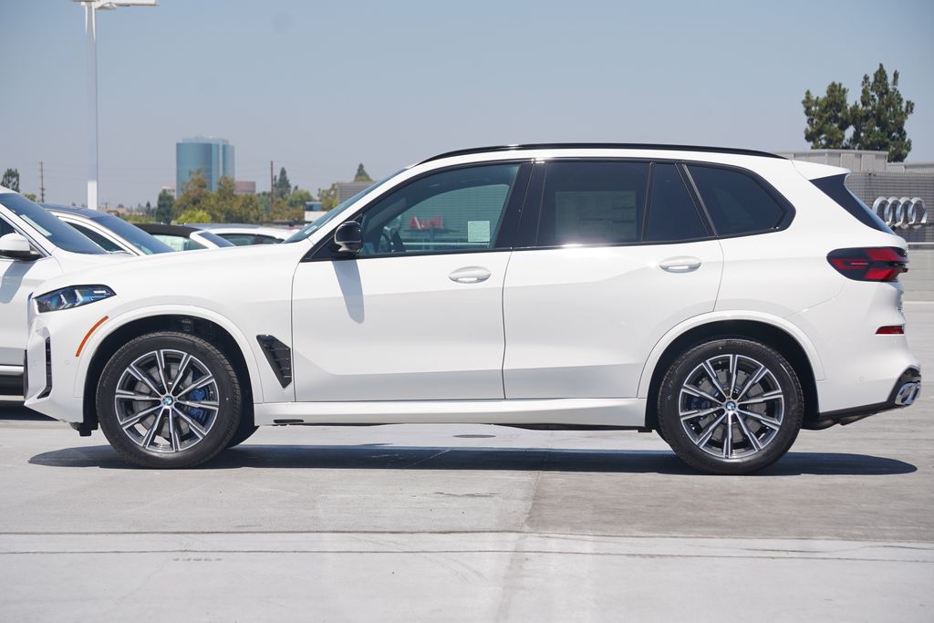 2025 BMW X5 M60i 4