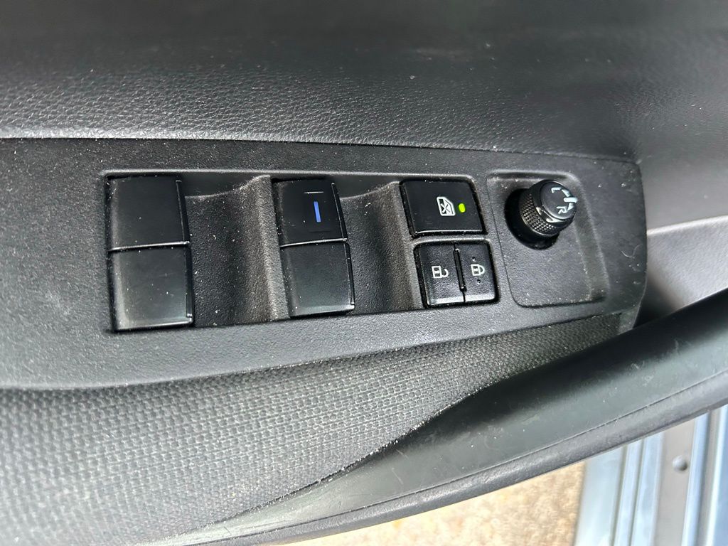 Thumbnail: 2022 Toyota Corolla - 16