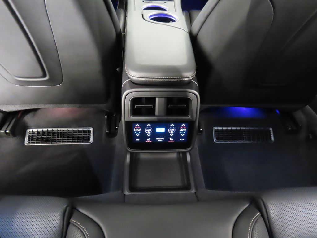 Thumbnail: 2025 Porsche Taycan - 32