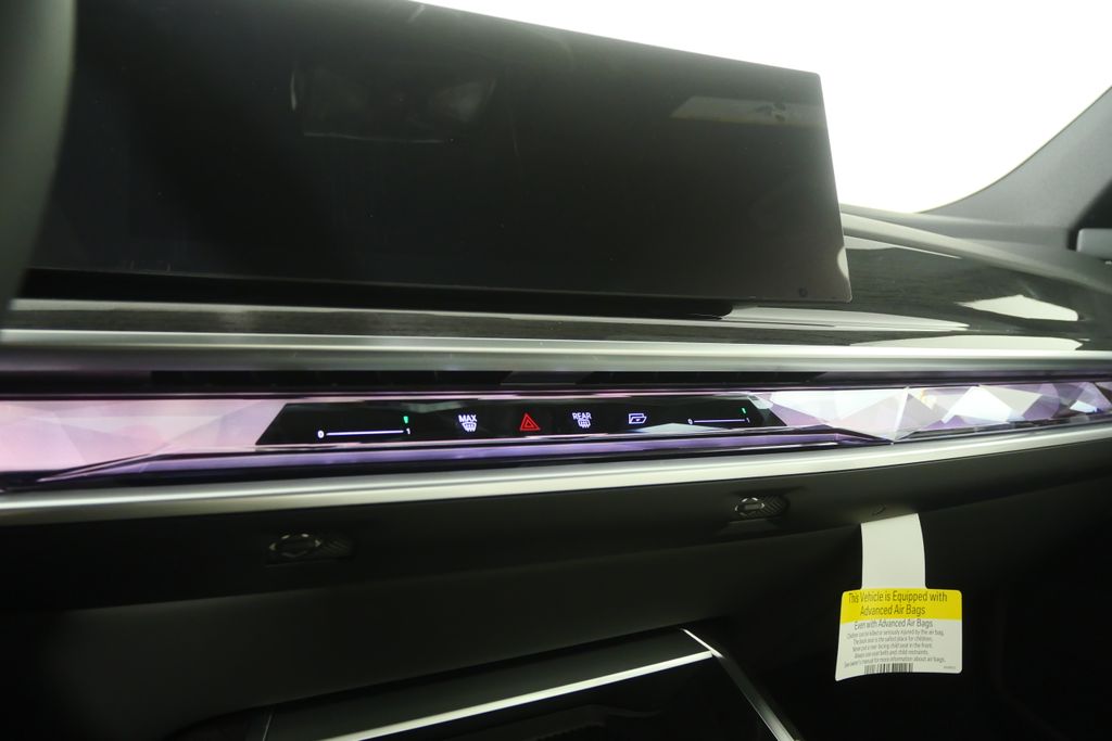 Thumbnail: 2026 BMW 7 Series - 22