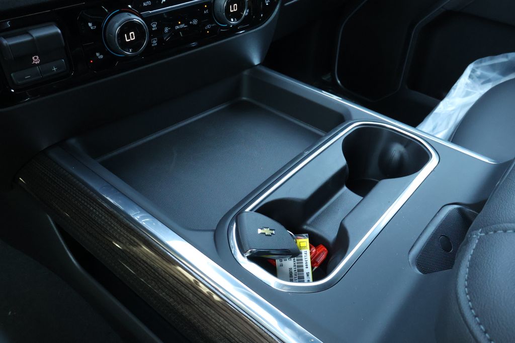 Thumbnail: 2026 Chevrolet Silverado 2500 - 32