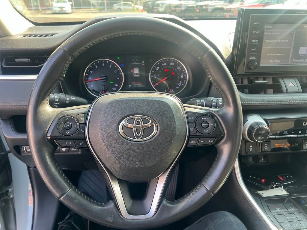 2019 Toyota RAV4 XLE 14