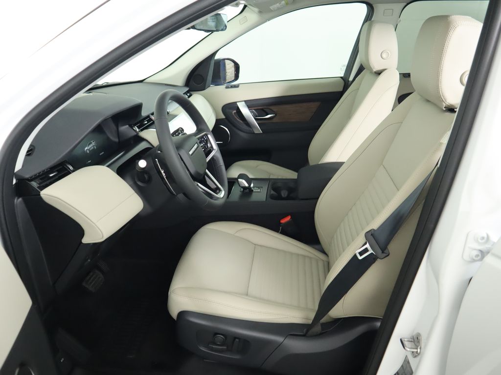 Thumbnail: 2024 Land Rover Discovery Sport - 20