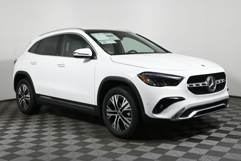 2025 Mercedes-Benz GLA 250 4MATIC 8